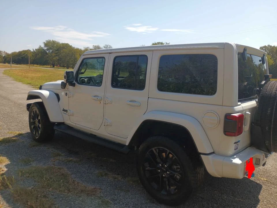 2021 Jeep JL Wrangler - Image 5 of 10