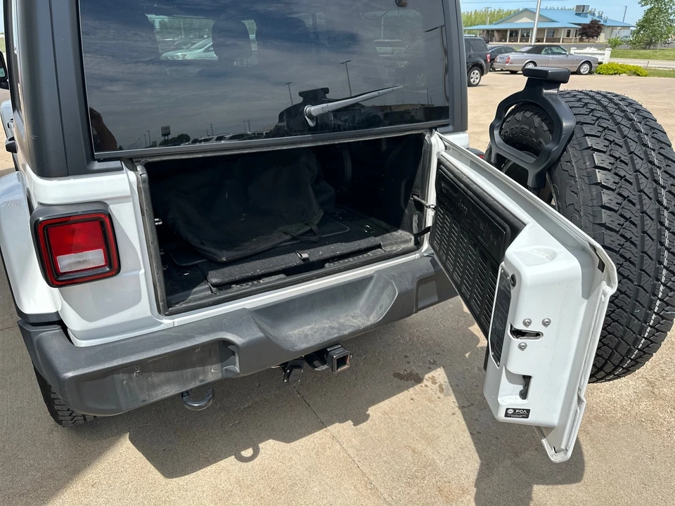 2021 Jeep JL Wrangler - Image 11 of 12