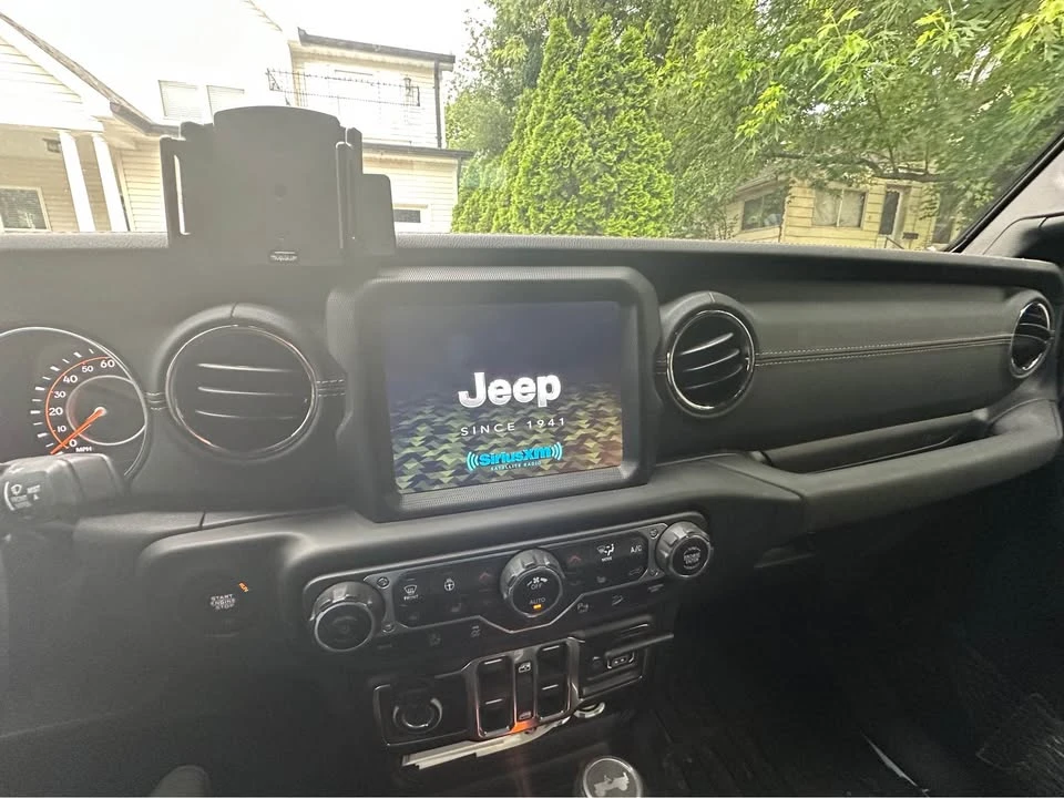 2021 Jeep JL Wrangler - Image 10 of 12