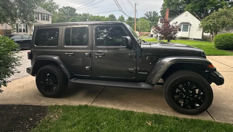 2021 Jeep JL Wrangler - Image 4 of 12