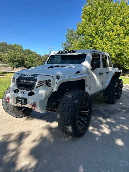 2021 Jeep JL Wrangler - Image 17 of 31