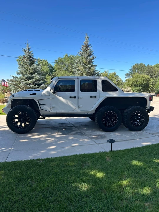 2021 Jeep JL Wrangler - Image 24 of 31