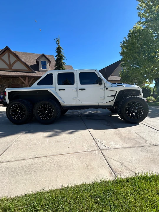 2021 Jeep JL Wrangler - Image 22 of 31
