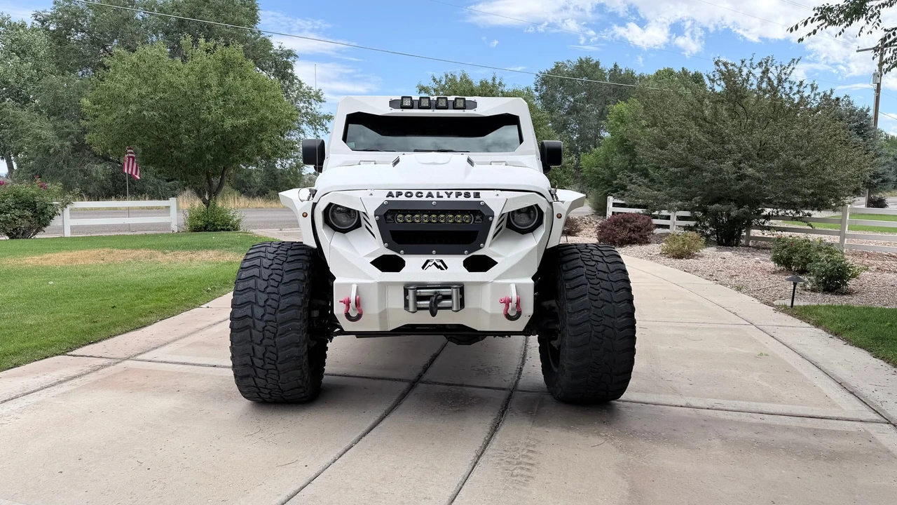 2021 Jeep JL Wrangler - Image 2 of 31