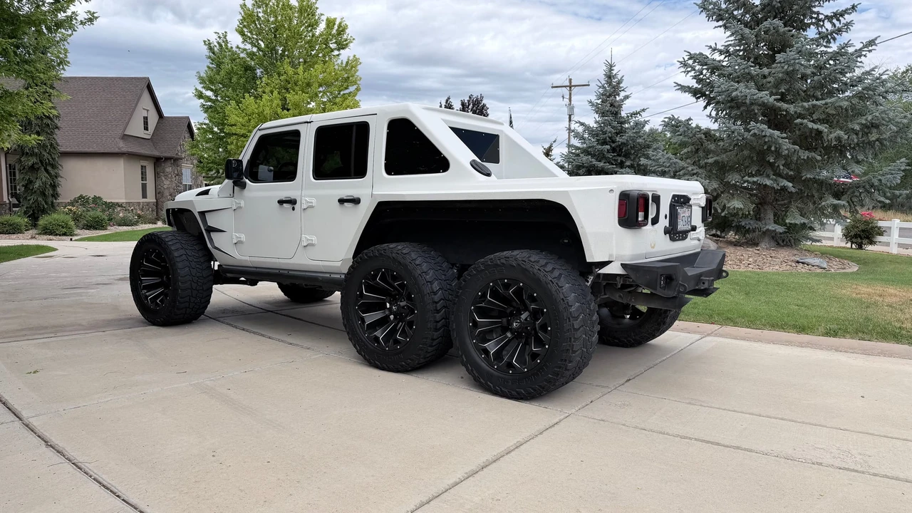 2021 Jeep JL Wrangler - Image 6 of 31