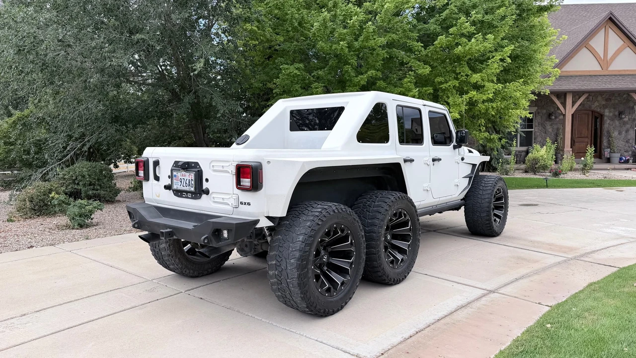 2021 Jeep JL Wrangler - Image 9 of 31