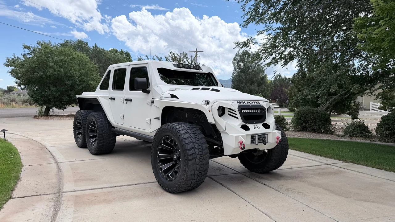 2021 Jeep JL Wrangler - Image 13 of 31