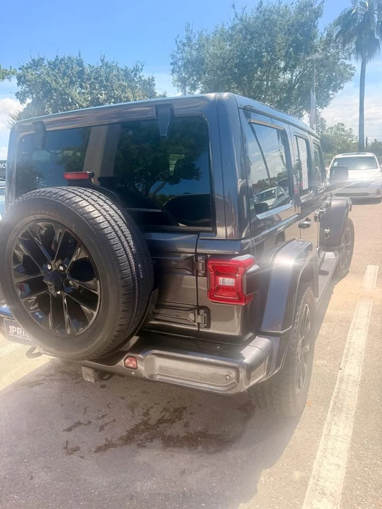 2021 Jeep JL Wrangler - Image 3 of 3