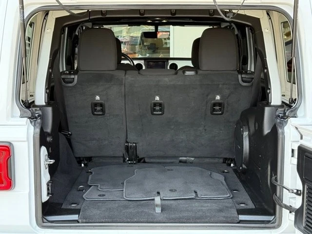 2021 Jeep JL Wrangler - Image 11 of 12