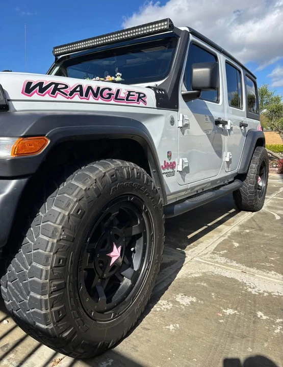 2021 Jeep JL Wrangler - Image 2 of 8