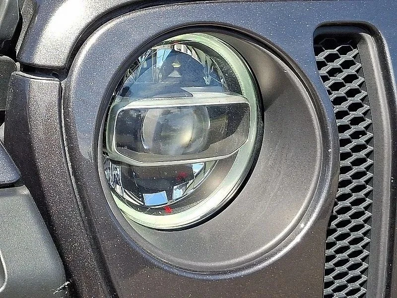 2021 Jeep JL Wrangler - Image 10 of 12