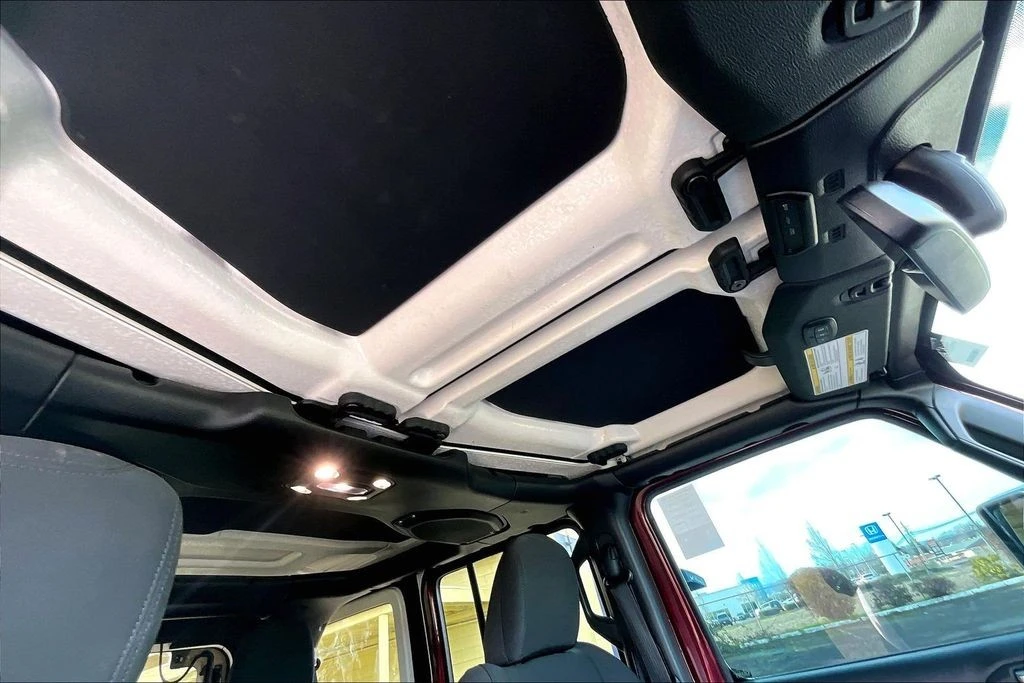 2021 Jeep JL Wrangler Rubicon 392 - Image 15 of 31
