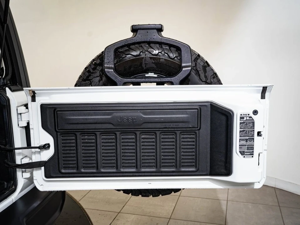 2021 Jeep JL Wrangler - Image 17 of 21
