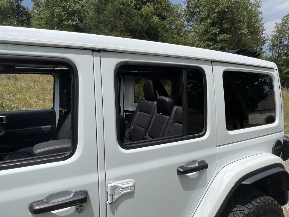 2021 Jeep JL Wrangler - Image 30 of 31
