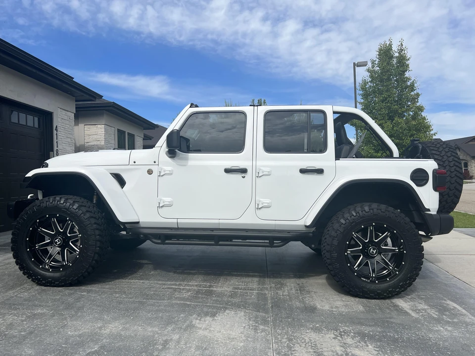 2021 Jeep JL Wrangler - Image 11 of 31