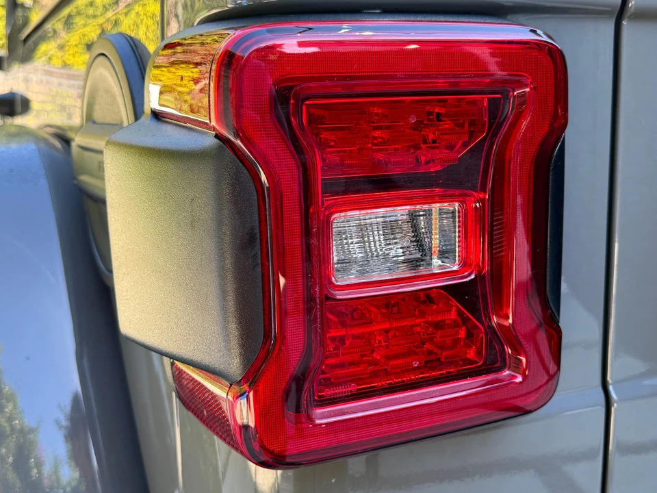 2021 Jeep JL Wrangler - Image 27 of 31