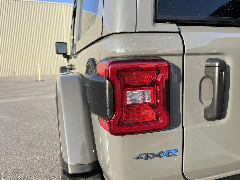 2021 Jeep JL Wrangler - Image 31 of 31