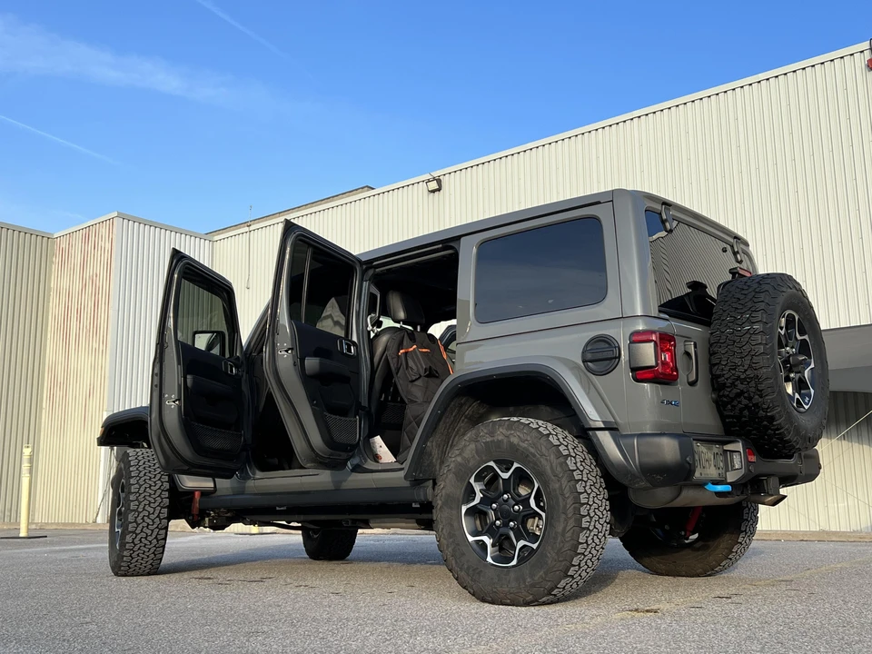 2021 Jeep JL Wrangler - Image 13 of 31