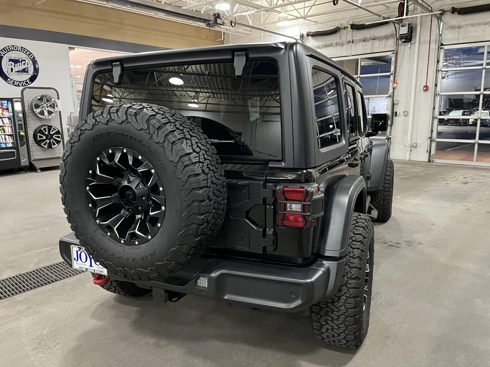 2021 Jeep JL Wrangler - Image 14 of 31