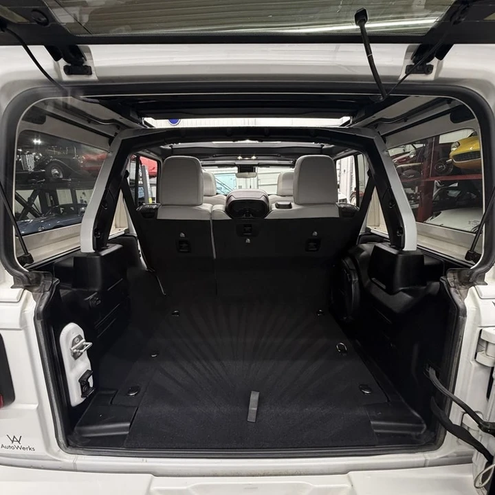 2021 Jeep JL Wrangler - Image 17 of 20