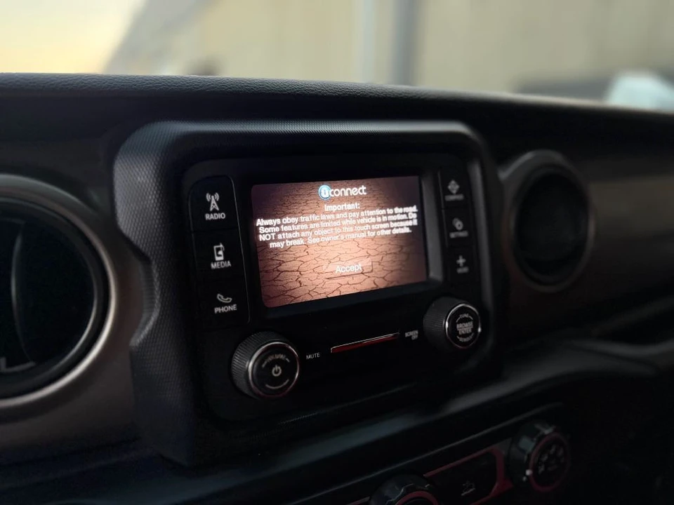 2021 Jeep JL Wrangler - Image 19 of 22