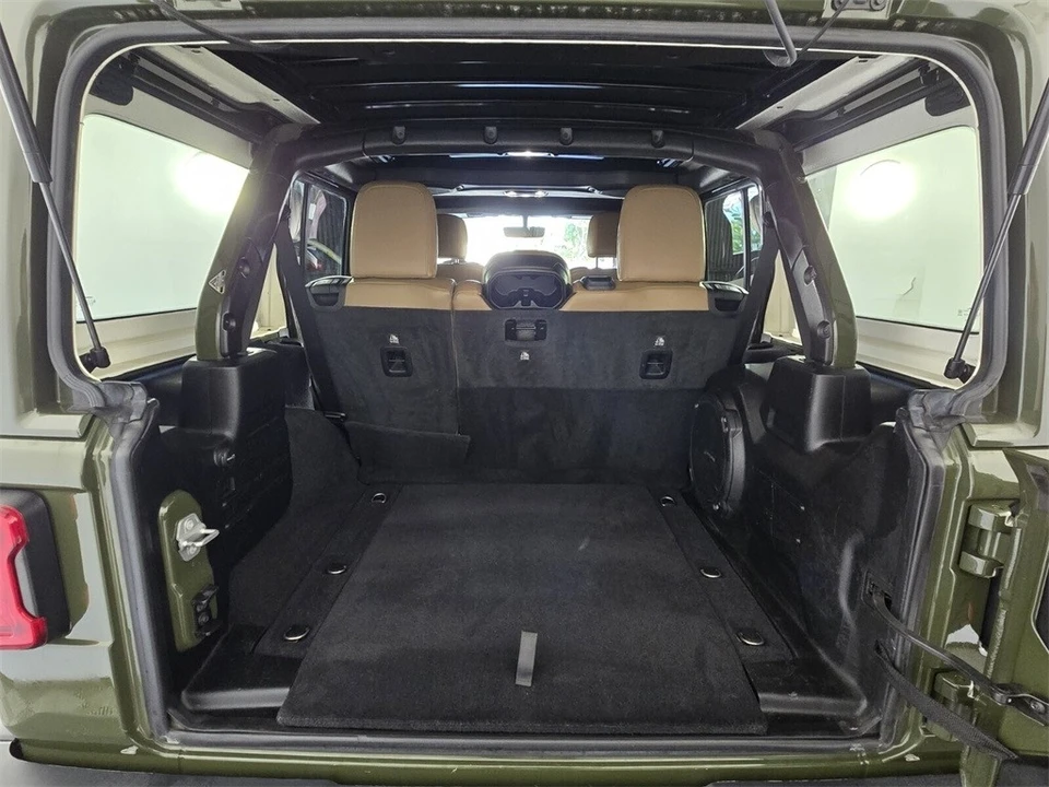 2021 Jeep JL Wrangler - Image 11 of 21