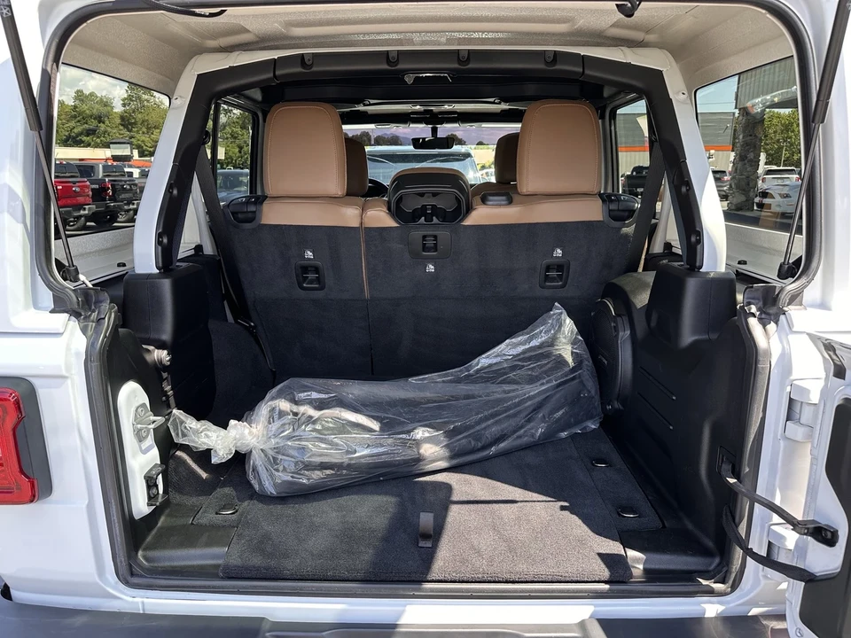2021 Jeep JL Wrangler - Image 17 of 21