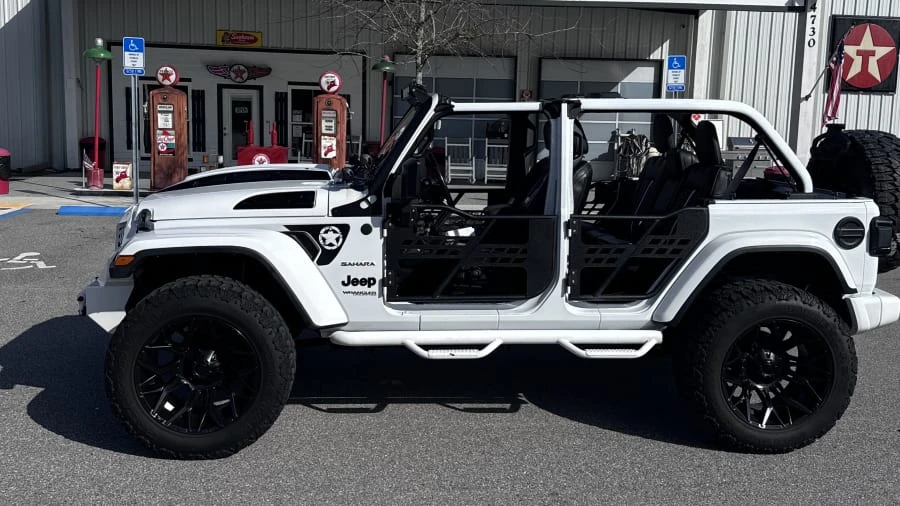 2021 Jeep JL Wrangler - Image 2 of 7