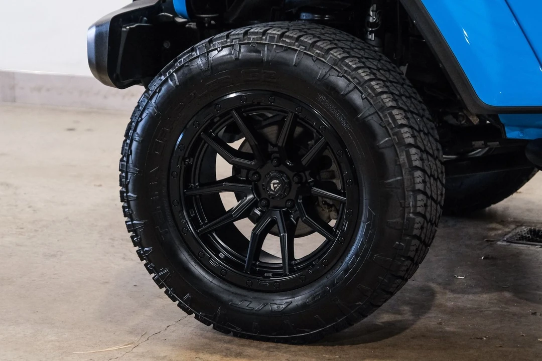 2021 Jeep JL Wrangler - Image 9 of 12