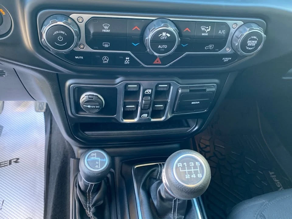 2021 Jeep JL Wrangler - Image 17 of 20