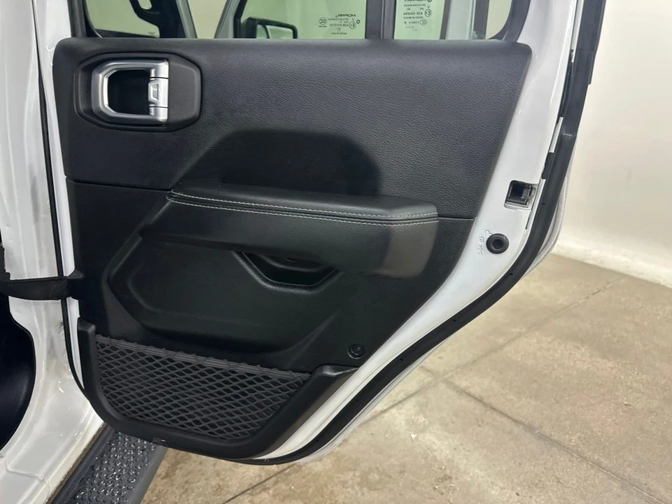 2021 Jeep JL Wrangler - Image 23 of 31