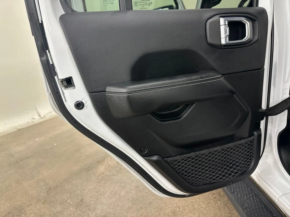 2021 Jeep JL Wrangler - Image 28 of 31