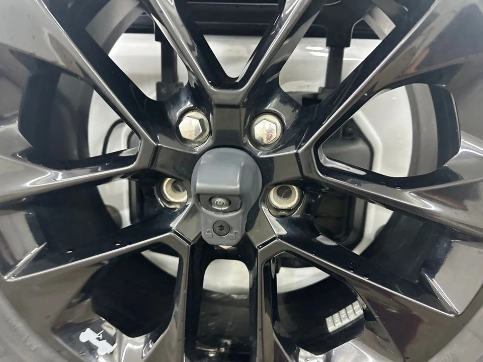 2021 Jeep JL Wrangler - Image 17 of 31