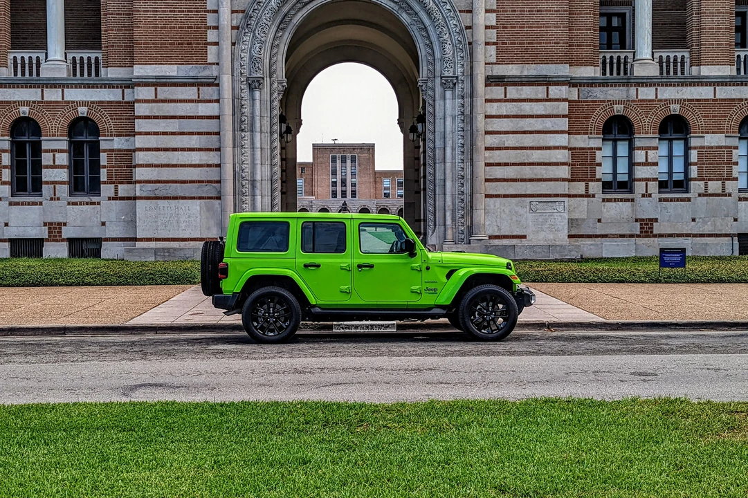 2021 Jeep JL Wrangler - Image 16 of 31