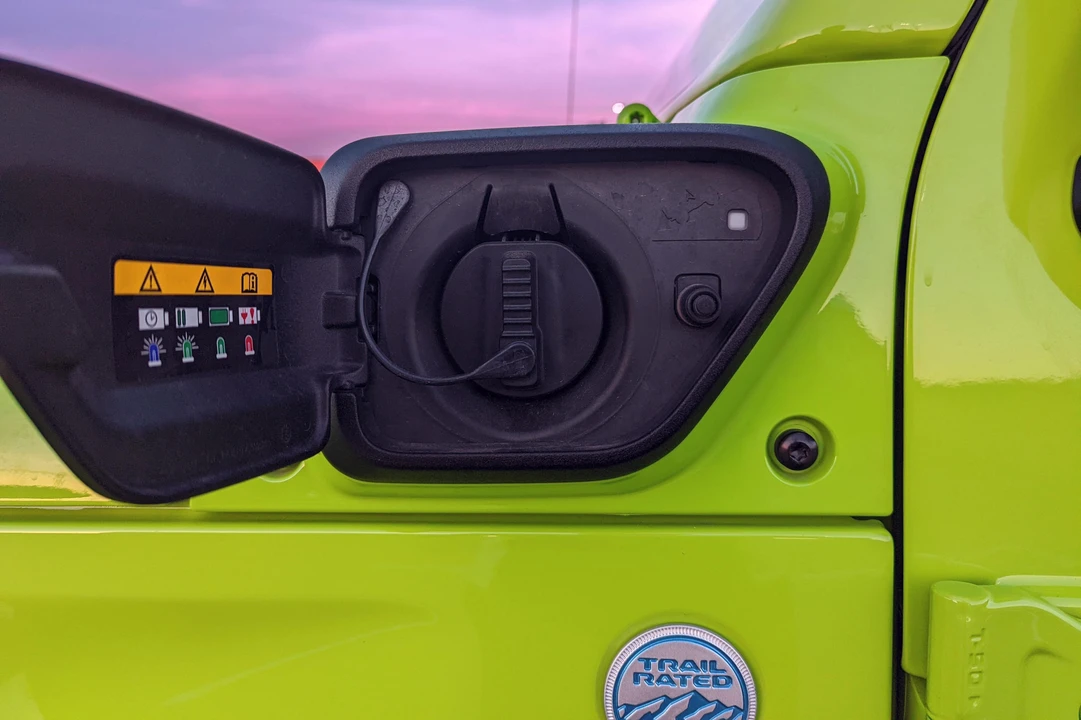2021 Jeep JL Wrangler - Image 23 of 31