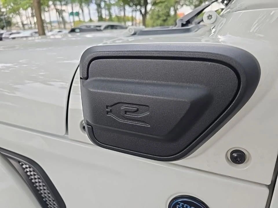 2021 Jeep JL Wrangler - Image 11 of 17