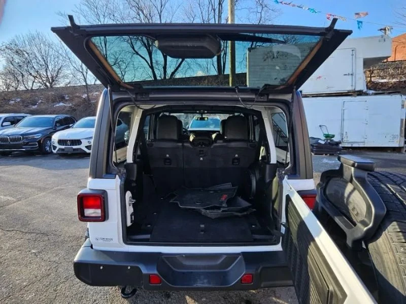 2021 Jeep JL Wrangler - Image 9 of 12