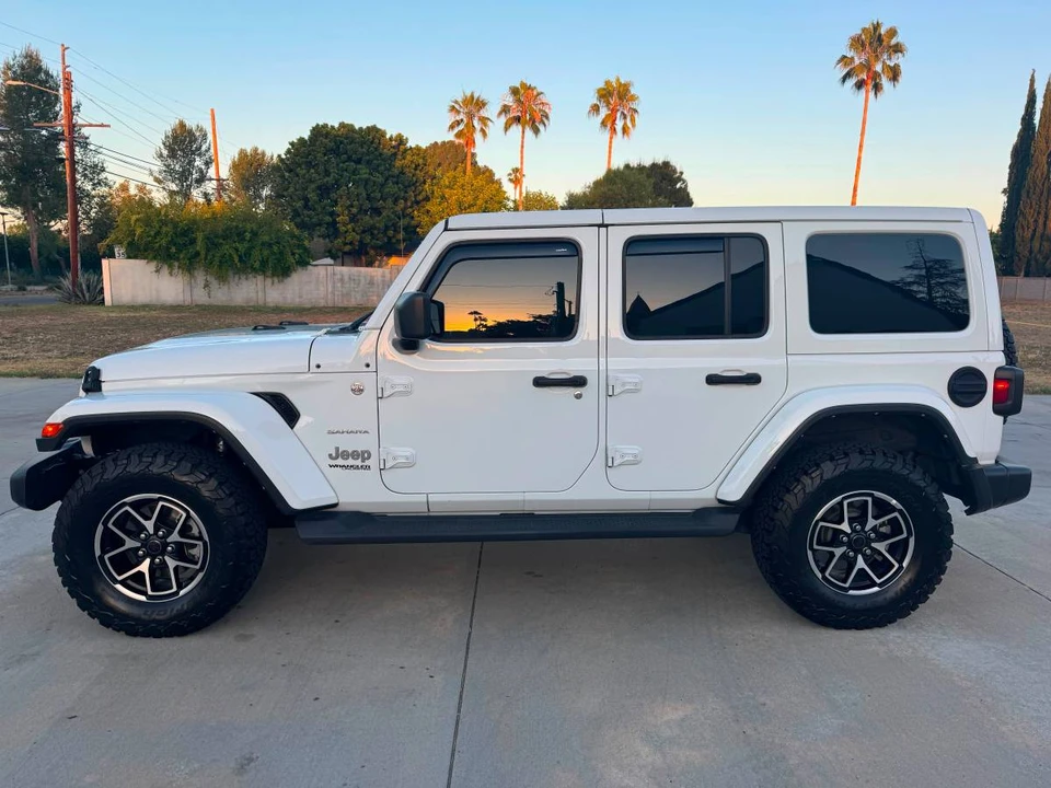 2021 Jeep JL Wrangler - Image 2 of 20