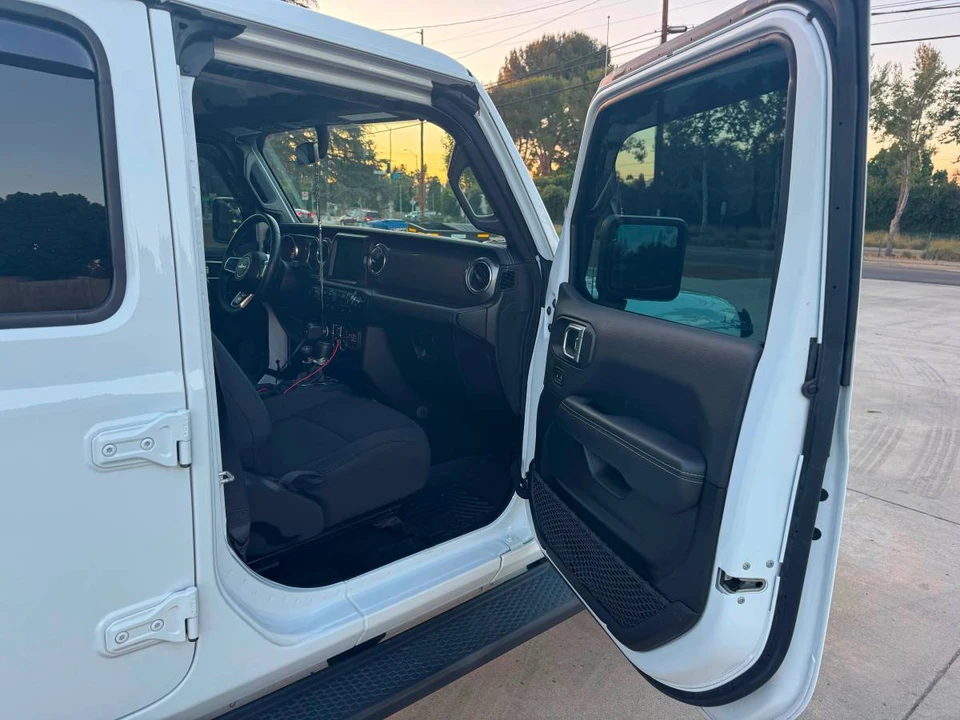 2021 Jeep JL Wrangler - Image 14 of 20