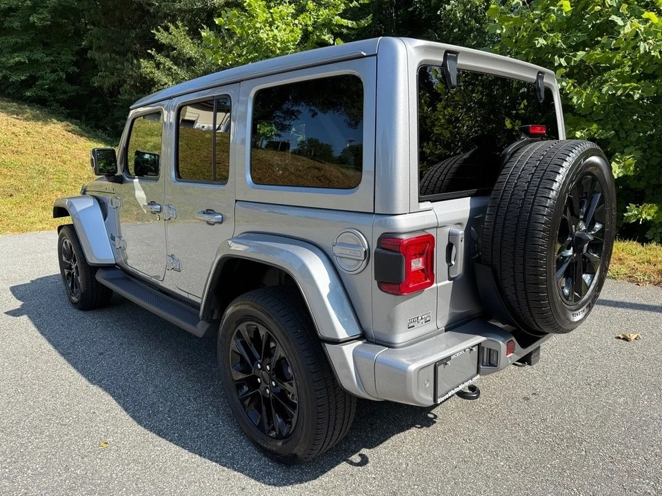 2021 Jeep JL Wrangler - Image 8 of 21