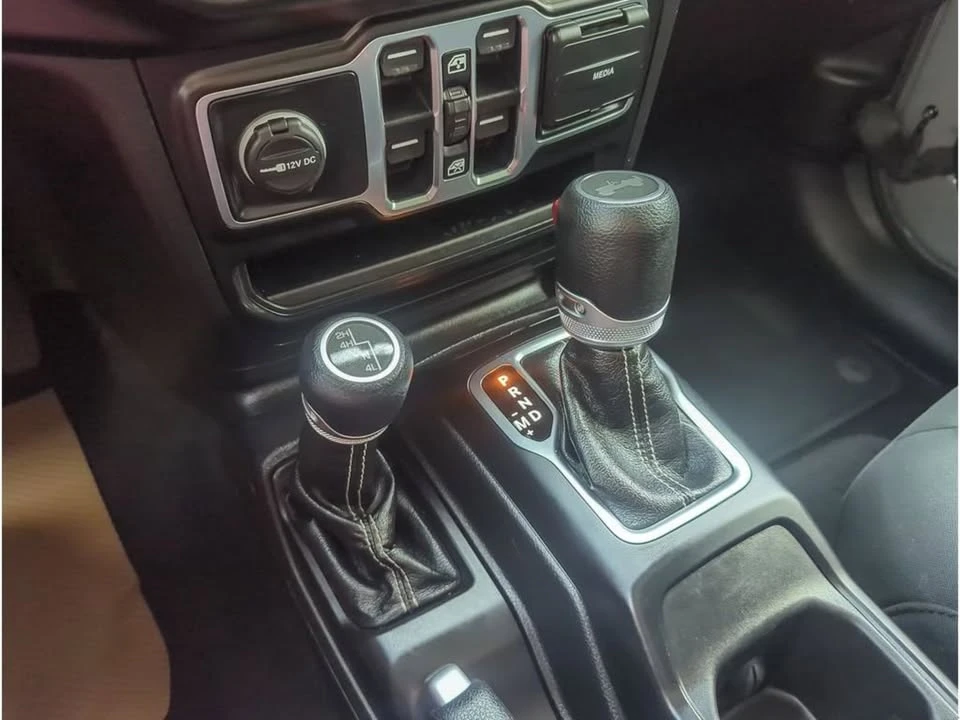 2021 Jeep JL Wrangler - Image 17 of 20
