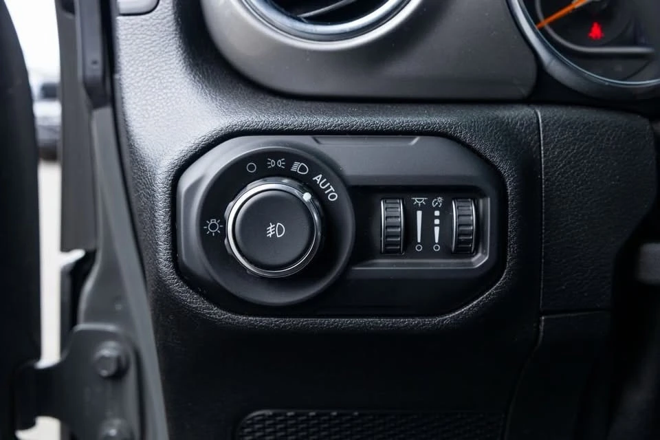 2021 Jeep JL Wrangler - Image 11 of 18