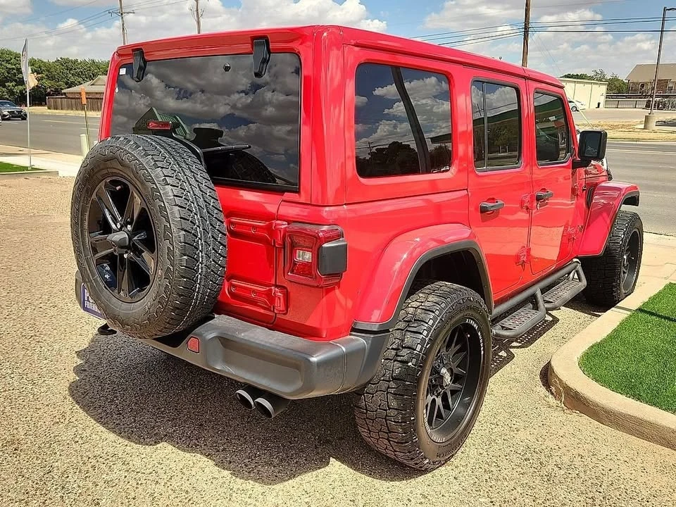 2021 Jeep JL Wrangler - Image 4 of 12