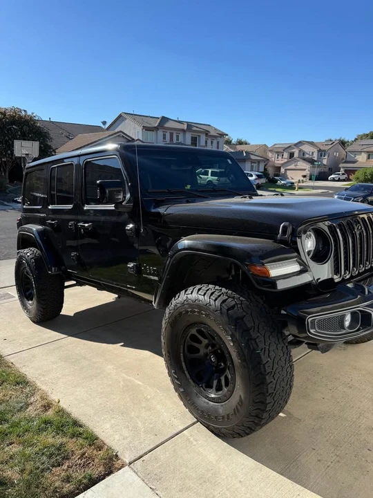 2021 Jeep JL Wrangler - Image 2 of 11