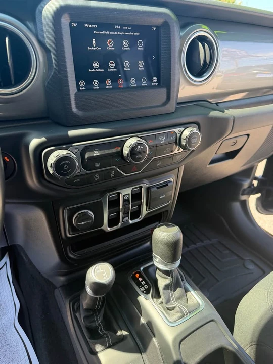 2021 Jeep JL Wrangler - Image 14 of 15