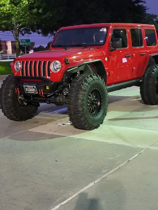 2021 Jeep JL Wrangler - Image 3 of 4