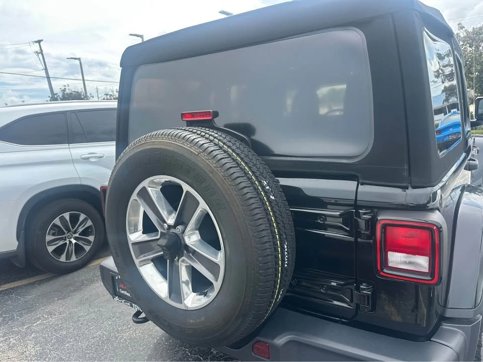 2021 Jeep JL Wrangler - Image 8 of 9