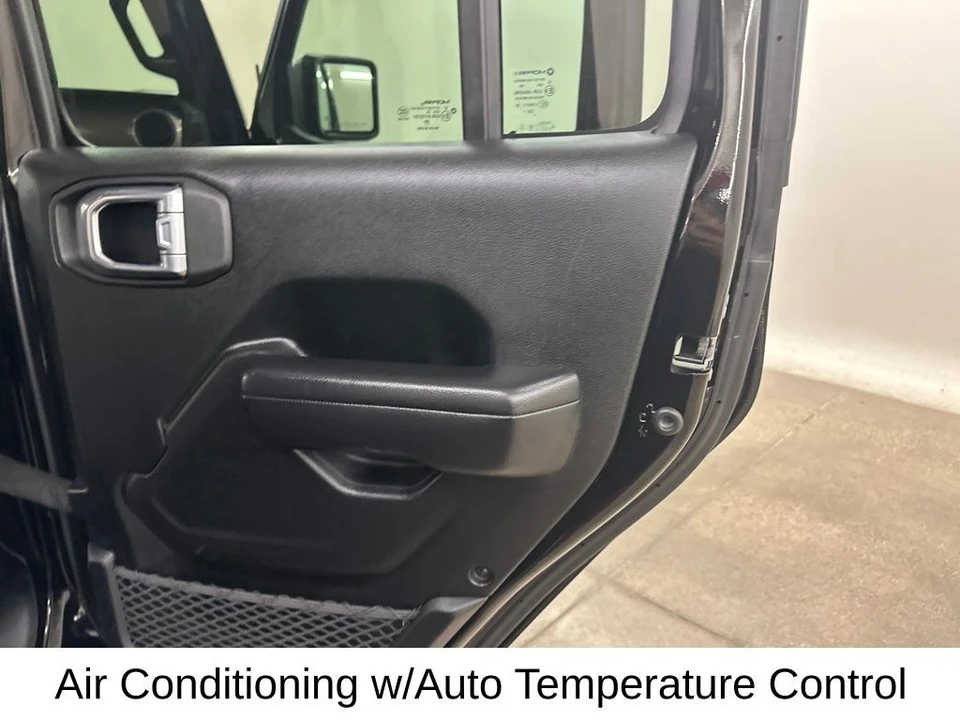 2021 Jeep JL Wrangler - Image 23 of 31