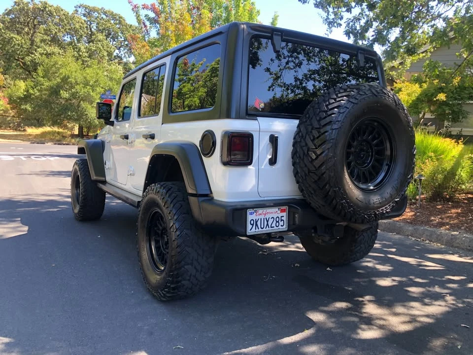 2021 Jeep JL Wrangler - Image 18 of 19