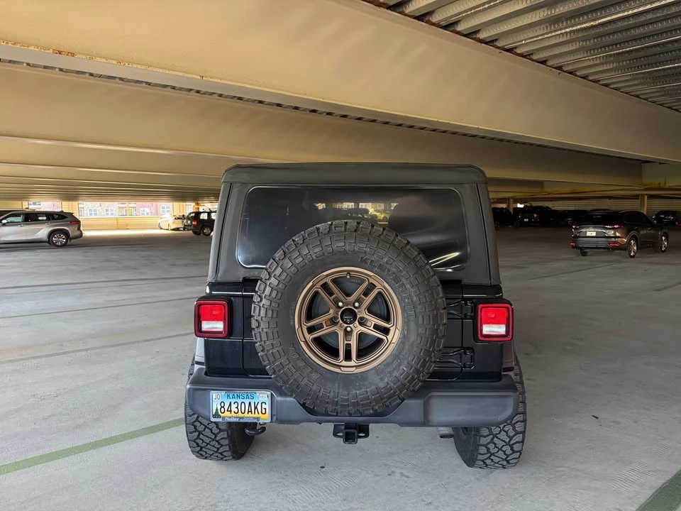 2021 Jeep JL Wrangler - Image 4 of 12